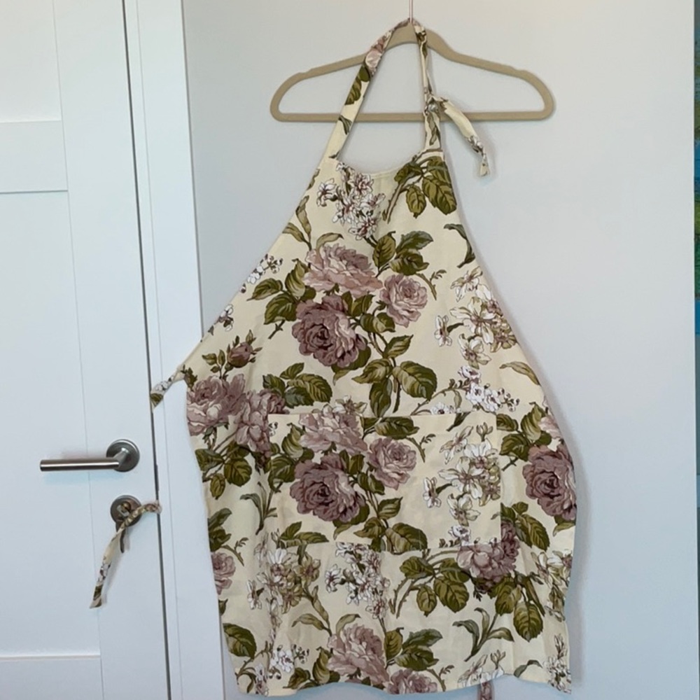 Full kitchen apron , new, never used